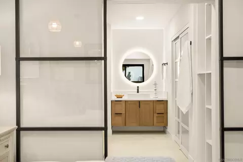 Bath - 4703 Helix Glen Dr, La Mesa, CA 91941 photo 5 of 10