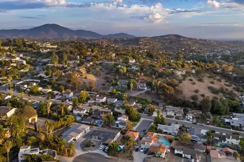 View/Area - 4703 Helix Glen Dr, La Mesa, CA 91941 photo 11 of 12