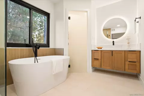 Bath - 4703 Helix Glen Dr, La Mesa, CA 91941 photo 1 of 10