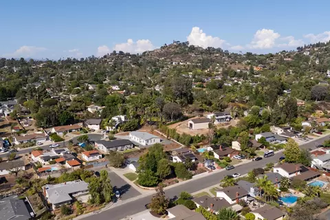 View/Area - 4703 Helix Glen Dr, La Mesa, CA 91941 photo 4 of 12