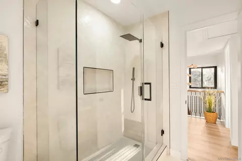 Bath - 4703 Helix Glen Dr, La Mesa, CA 91941 photo 8 of 10