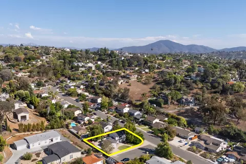 View/Area - 4703 Helix Glen Dr, La Mesa, CA 91941 photo 2 of 12