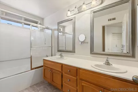 Bath - 2130 Anda Lucia Way, Oceanside, CA 92056 photo 4 of 4