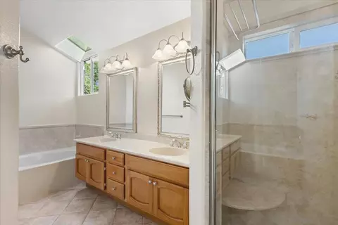 Bath - 2130 Anda Lucia Way, Oceanside, CA 92056 photo 1 of 4