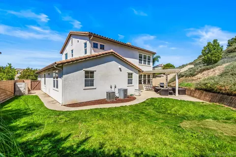 Exterior - 32137 Sycamore Ct, Temecula, CA 92592 photo 4 of 10