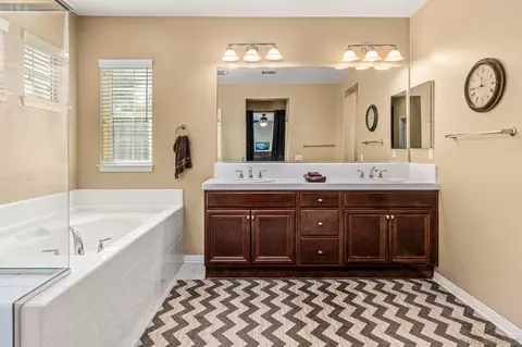 Bath - 32137 Sycamore Ct, Temecula, CA 92592 photo 1 of 4