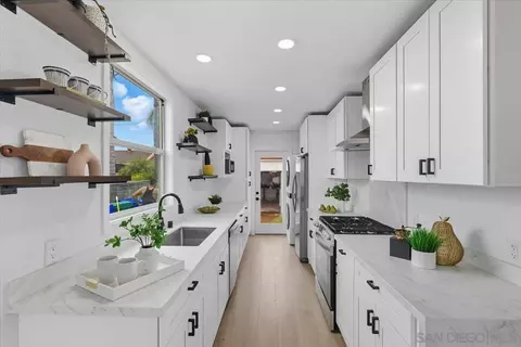 4352 Athens St, San Diego, CA 92115