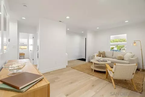 6056 Winfield Ave, La Mesa, CA 91942 photo 2