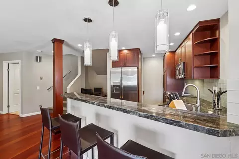 8436 Via Sonoma #67, La Jolla, CA 92037