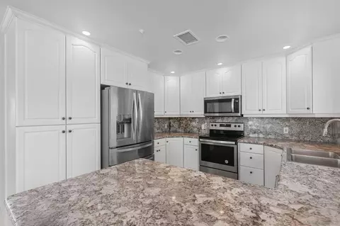 Kitchen - 9753 Shamrock Ln, Lakeside, CA 92040 photo 3 of 3