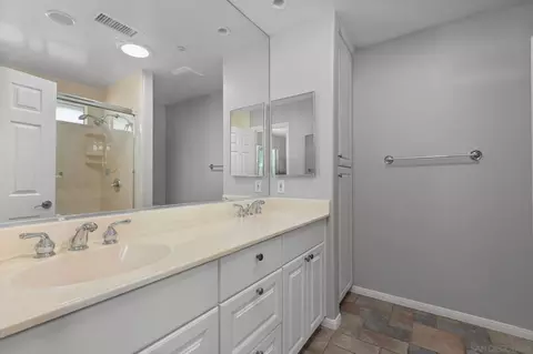 Bath - 9753 Shamrock Ln, Lakeside, CA 92040 photo 1 of 4
