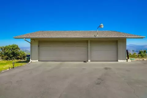 Exterior - 4742 Mount Helix Dr, La Mesa, CA 91941 photo 8 of 9