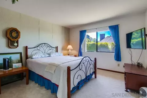 Bedroom - 4742 Mount Helix Dr, La Mesa, CA 91941 photo 4 of 6