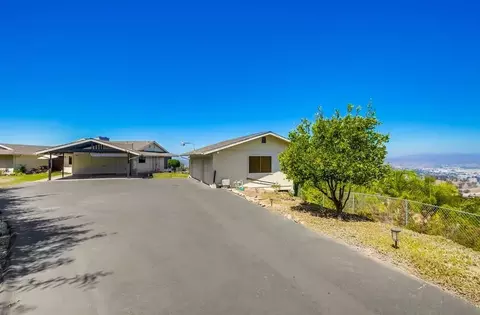 Exterior - 4742 Mount Helix Dr, La Mesa, CA 91941 photo 4 of 9