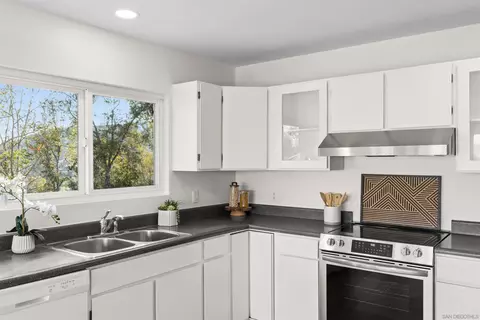 Kitchen - 25311 Jesmond Dene Rd, Escondido, CA 92026 photo 1 of 6