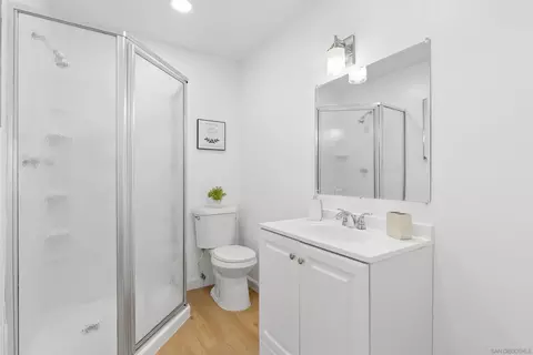 Bath - 25311 Jesmond Dene Rd, Escondido, CA 92026 photo 4 of 4
