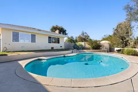 Exterior - 25311 Jesmond Dene Rd, Escondido, CA 92026 photo 8 of 11