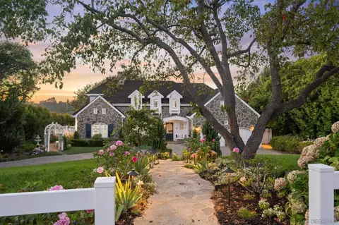 5618 Loma Verde Dr, Rancho Santa Fe, CA 92067