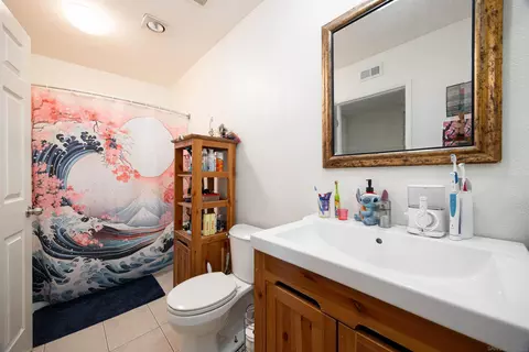 Bath - 969 Marlin Dr, Vista, CA 92084 photo 2 of 2