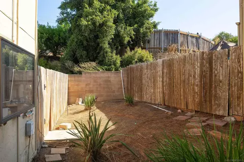 Exterior - 969 Marlin Dr, Vista, CA 92084 photo 2 of 4