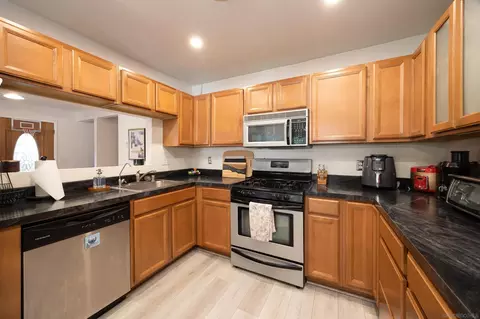 Kitchen - 969 Marlin Dr, Vista, CA 92084 photo 2 of 2