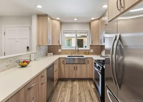 Kitchen - 812 E Washington Ave #A, Escondido, CA 92025 photo 2 of 8