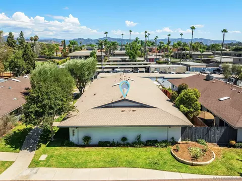 View/Area - 812 E Washington Ave #A, Escondido, CA 92025 photo 1 of 10