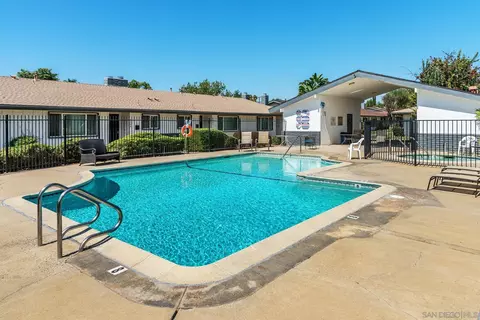 Exterior - 812 E Washington Ave #A, Escondido, CA 92025 photo 8 of 10