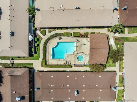 View/Area - 812 E Washington Ave #A, Escondido, CA 92025 photo 4 of 10