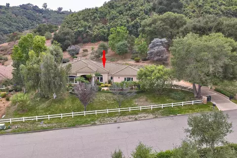 View/Area - 1691 Tecalote Dr, Fallbrook, CA 92028 photo 3 of 14