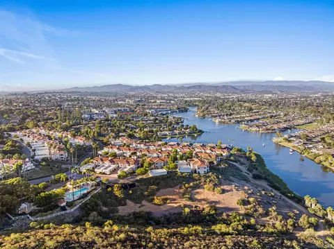 View/Area - 1544 Via Risa, San Marcos, CA 92078 photo 4 of 10