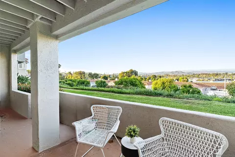 Exterior - 1544 Via Risa, San Marcos, CA 92078 photo 5 of 8