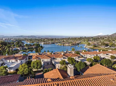 View/Area - 1544 Via Risa, San Marcos, CA 92078 photo 7 of 10