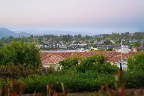View/Area - 1544 Via Risa, San Marcos, CA 92078 photo 6 of 10