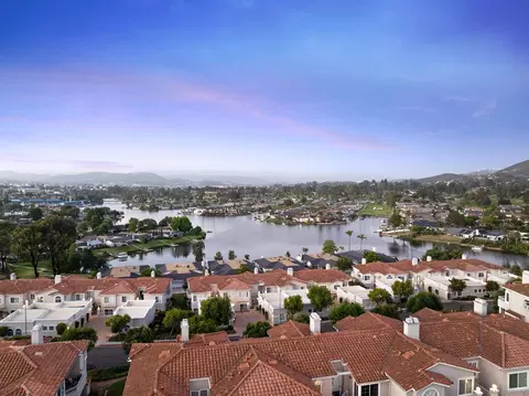 View/Area - 1544 Via Risa, San Marcos, CA 92078 photo 9 of 10