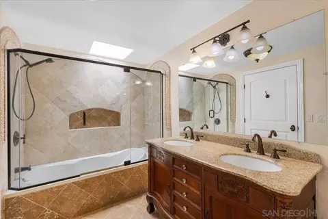 Bath - 2162 Shire Dr, El Cajon, CA 92019 photo 4 of 5