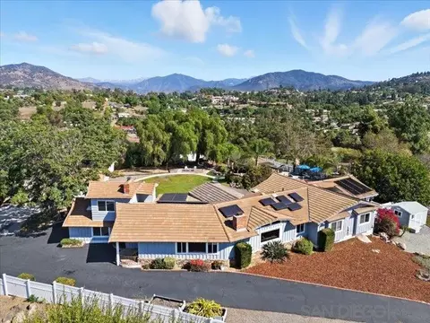 View/Area - 2162 Shire Dr, El Cajon, CA 92019 photo 5 of 7