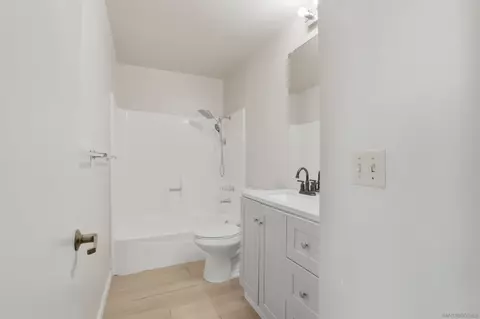 Bath - 1908 Shady Acre Cir, Encinitas, CA 92024 photo 1 of 7