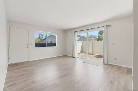 Living - 1908 Shady Acre Cir, Encinitas, CA 92024 photo 2 of 3