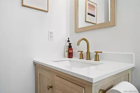Bath - 10143 Allenwood Way, Santee, CA 92071 photo 6 of 6