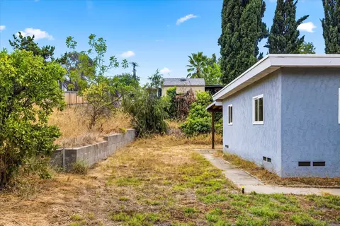 Exterior - 10051 Casa De Oro Blvd, Spring Valley, CA 91977 photo 10 of 13
