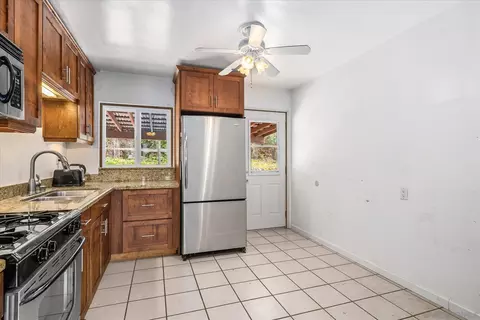 Kitchen - 10051 Casa De Oro Blvd, Spring Valley, CA 91977 photo 1 of 3