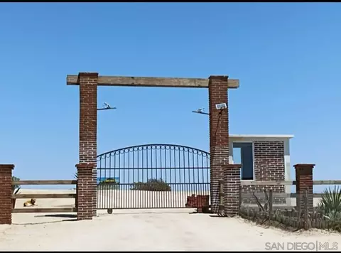 alamo paseo de los encinos, Tecate, CA 99999
