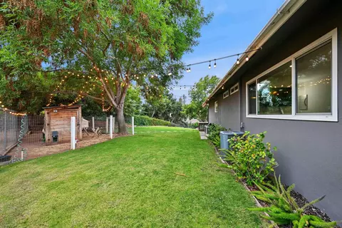 Exterior - 2326 Maelee Dr, Vista, CA 92084 photo 6 of 20