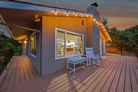 Exterior - 2326 Maelee Dr, Vista, CA 92084 photo 12 of 20