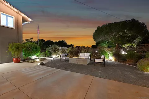 Exterior - 2326 Maelee Dr, Vista, CA 92084 photo 14 of 20