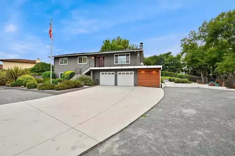 2326 Maelee Dr, Vista, CA 92084