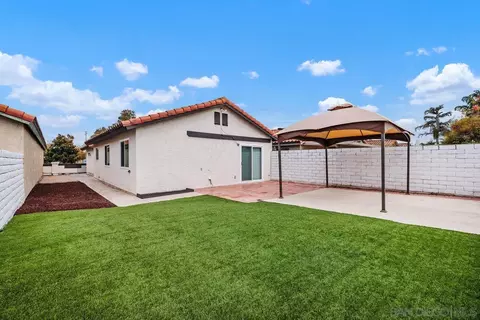 Exterior - 207 Carissa Dr, Oceanside, CA 92057 photo 3 of 15