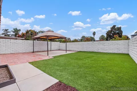 Exterior - 207 Carissa Dr, Oceanside, CA 92057 photo 2 of 15