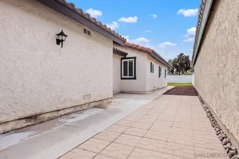 Exterior - 207 Carissa Dr, Oceanside, CA 92057 photo 14 of 15